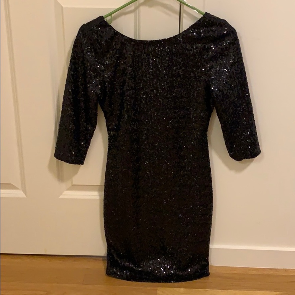Black sequence fitted dress